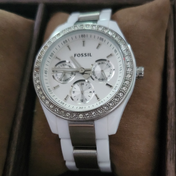 FOSSIL Watch - Picture 2 of 3